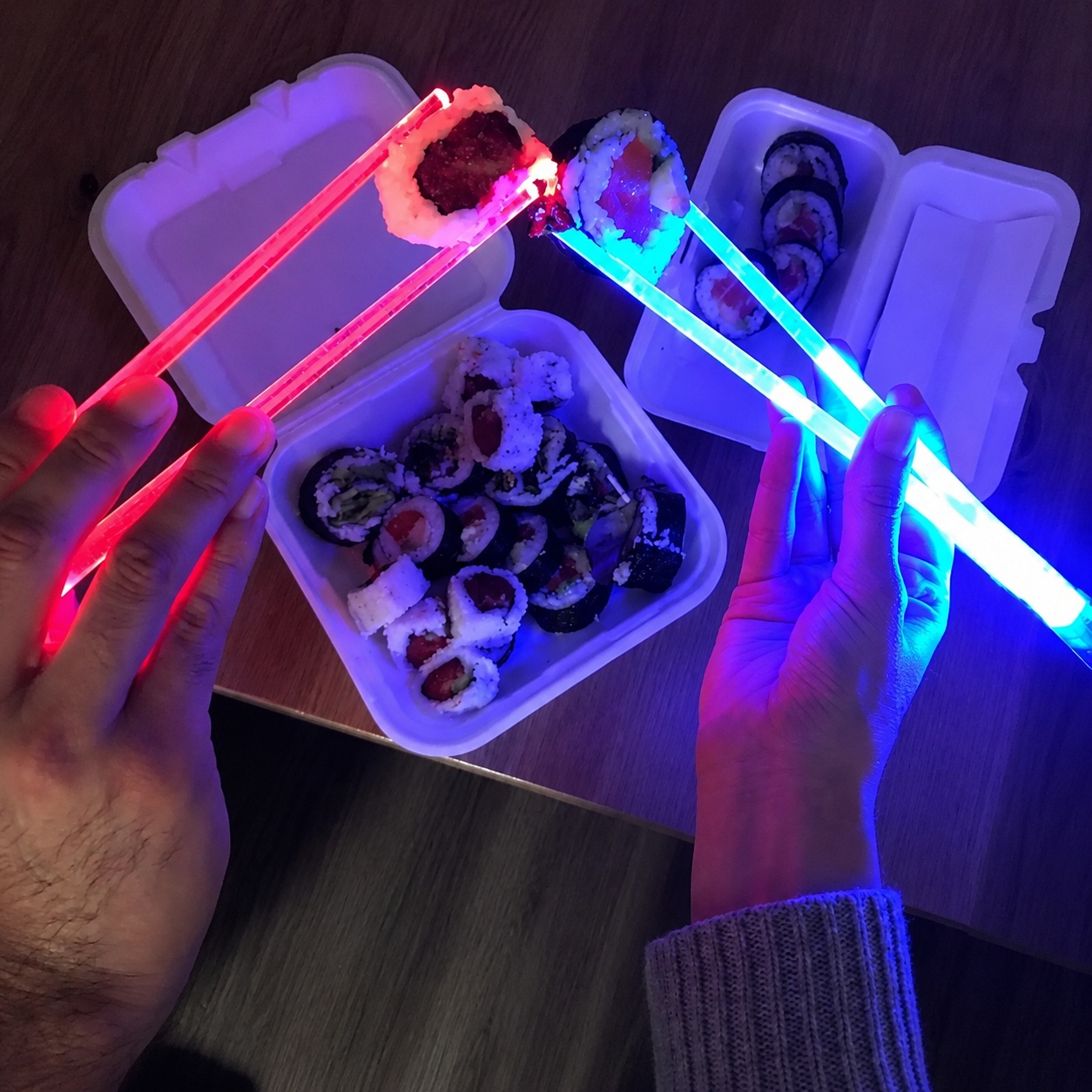 Sumpit LED Bercahaya Lightsabe - Photography Lighting For Food ulasan dan harga